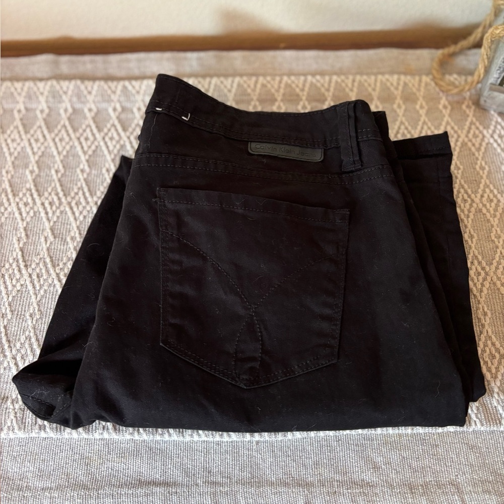 Calvin Klein Jeans‎ Black Jeans Size 10 Skinny Crop. 5 pockets.